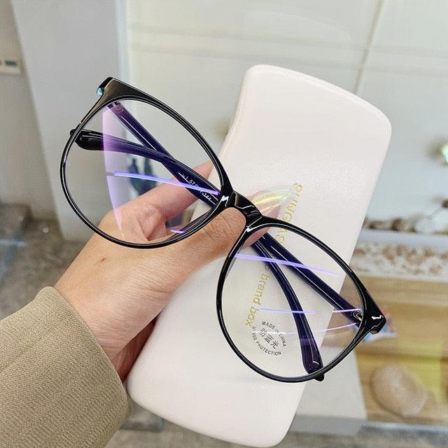 نظارة طبية مستديرة الشكل ذات اطار شفاف للرجال و النساء مضادة للضوء الأزرق - متجر بيوتي سنتر